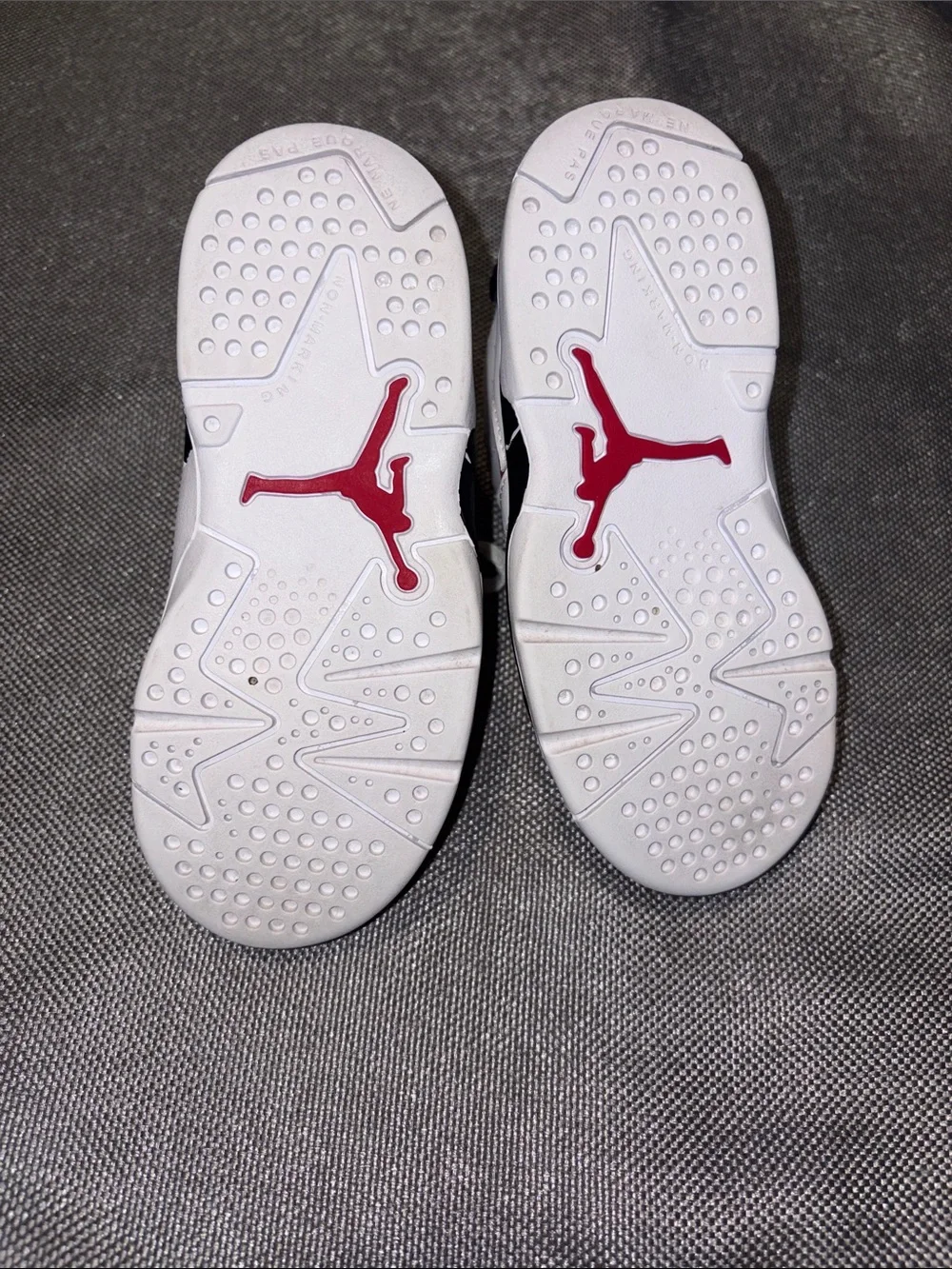 Jordan Retro 6s Carmines size 9c